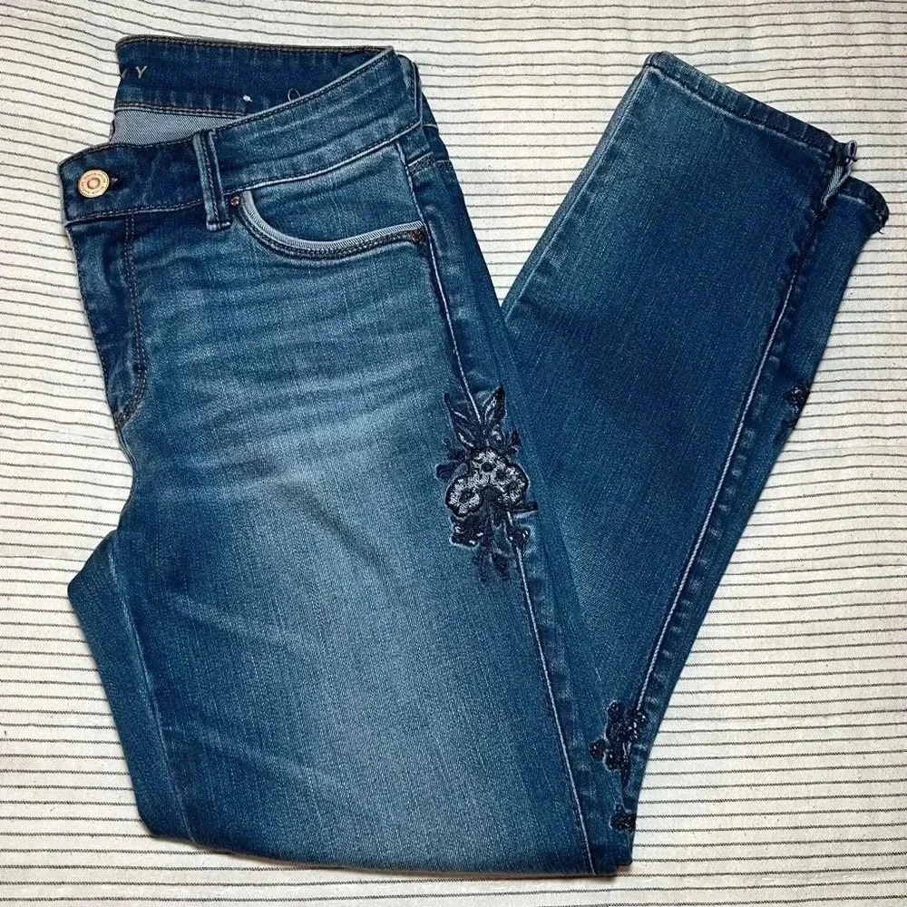 White House Black Market Skinny Crop Jeans - embroidered floral - Picture 2 of 15